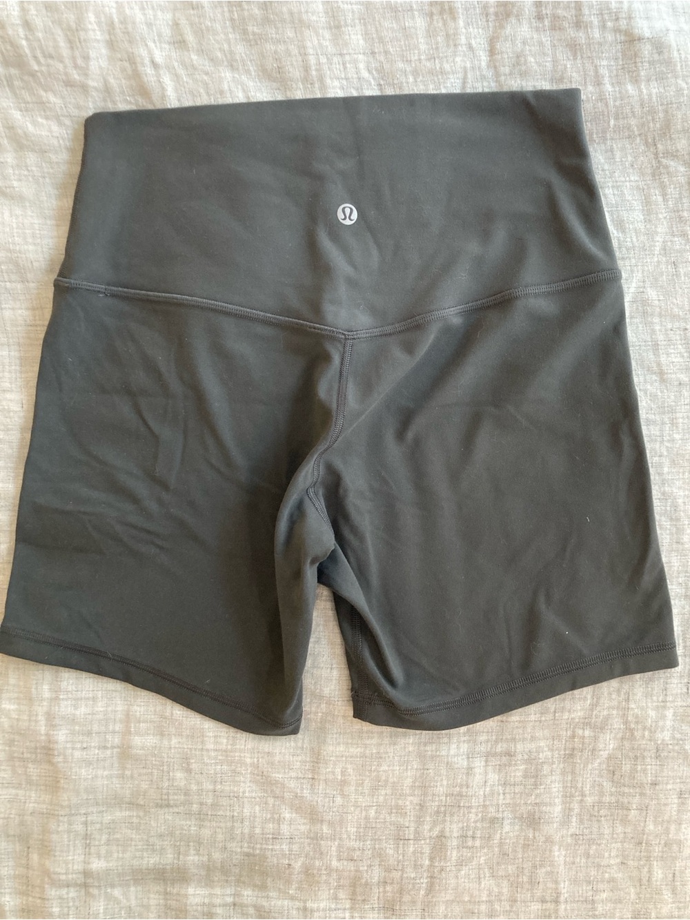 Like new Lululemon 6” align shorts, graphite gray size 8 - Picture 2 of 3